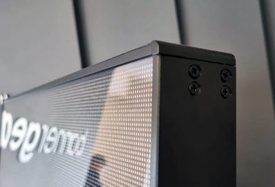 Zestawienie Ekranu LED - model iPoster - Reklama cyfrowa